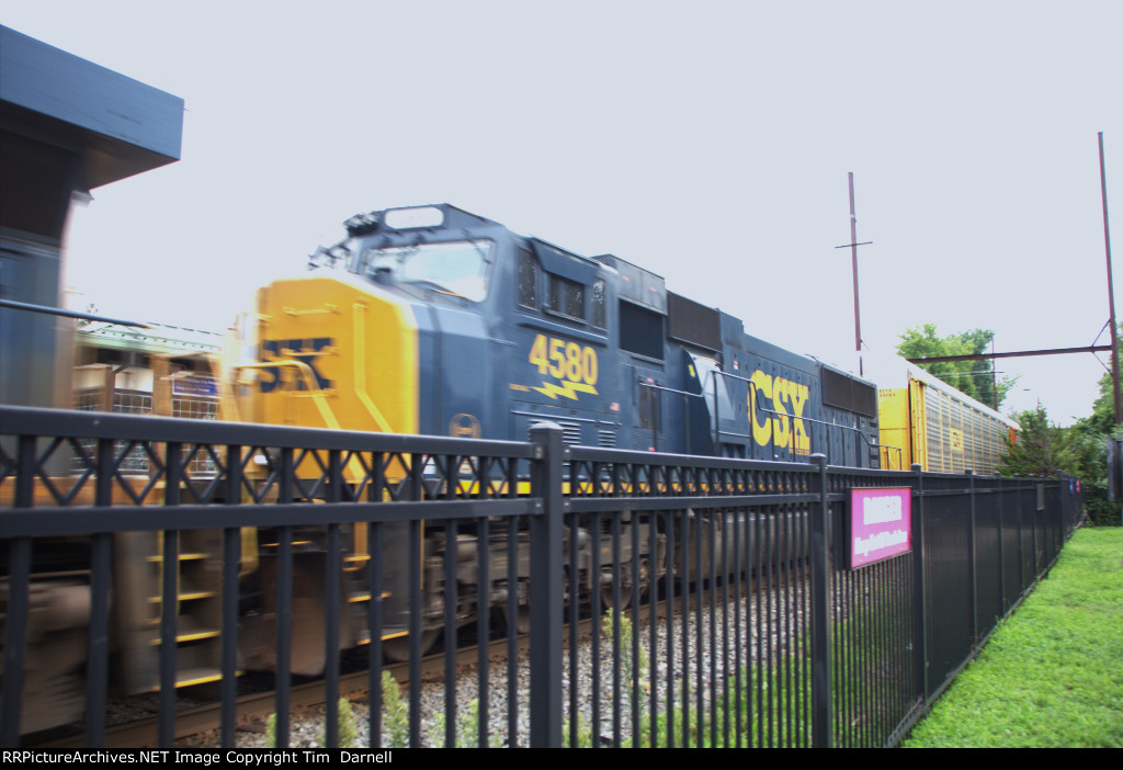 CSX 4580 on M217